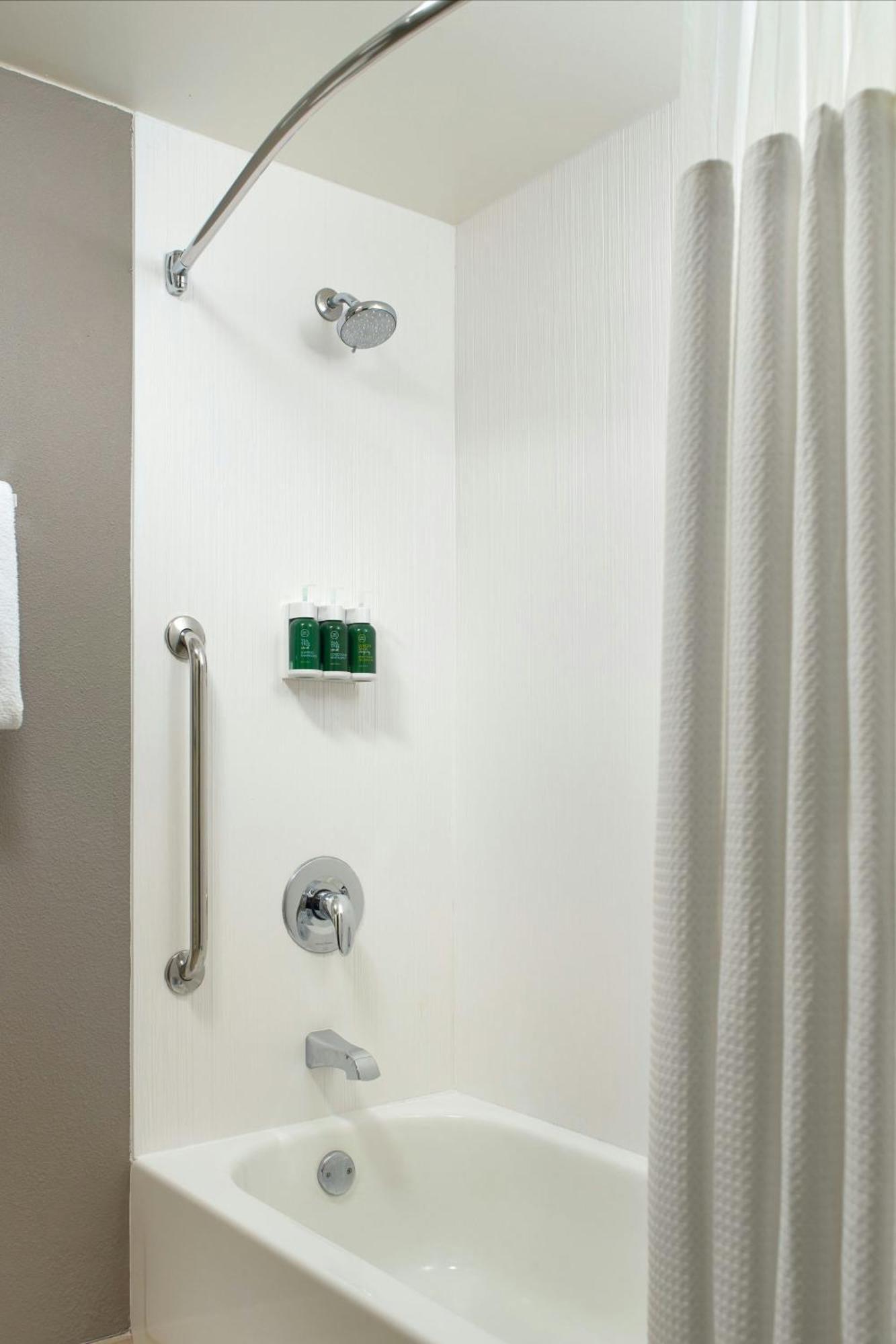 Courtyard By Marriott Greensboro Kültér fotó