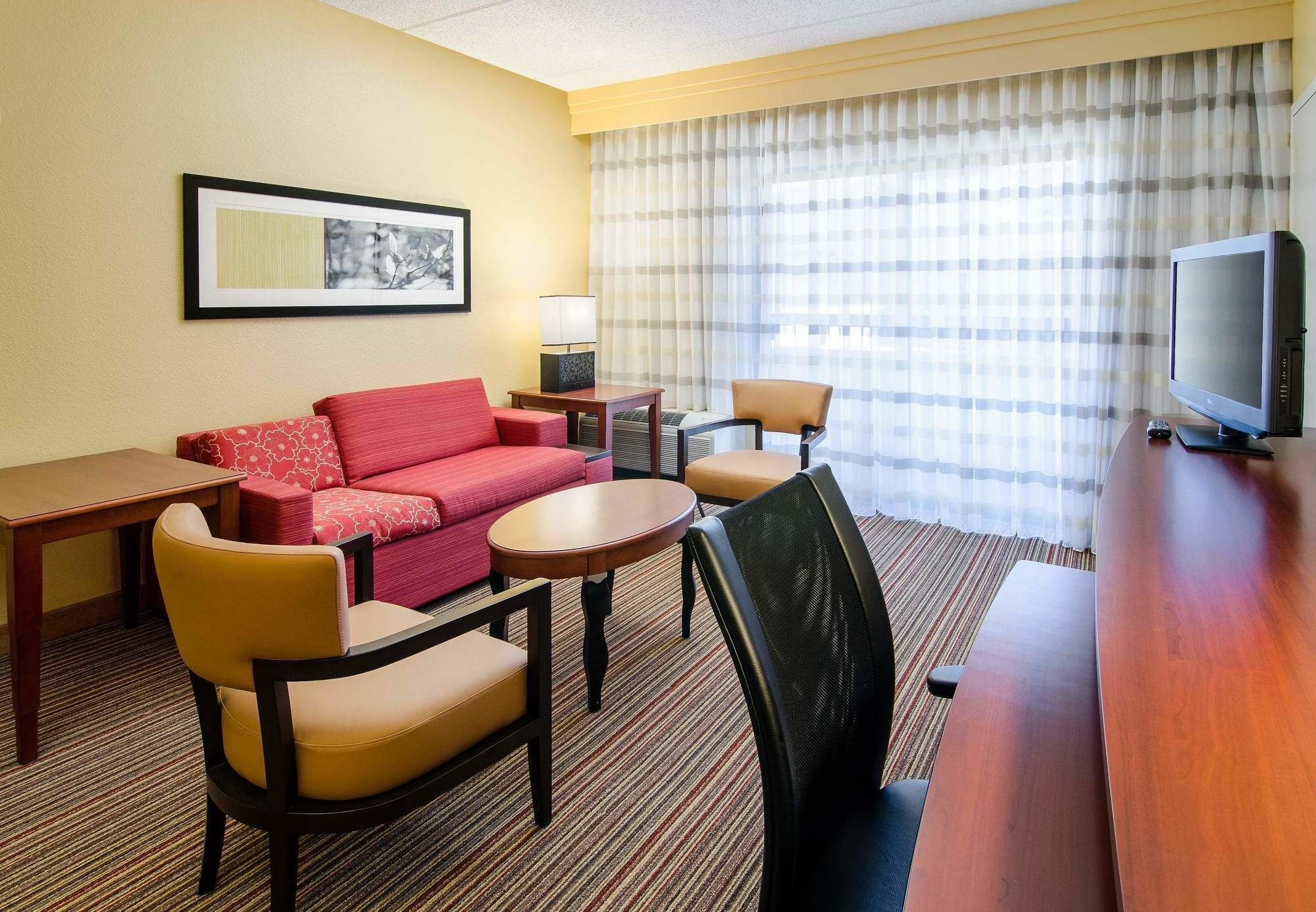 Courtyard By Marriott Greensboro Kültér fotó